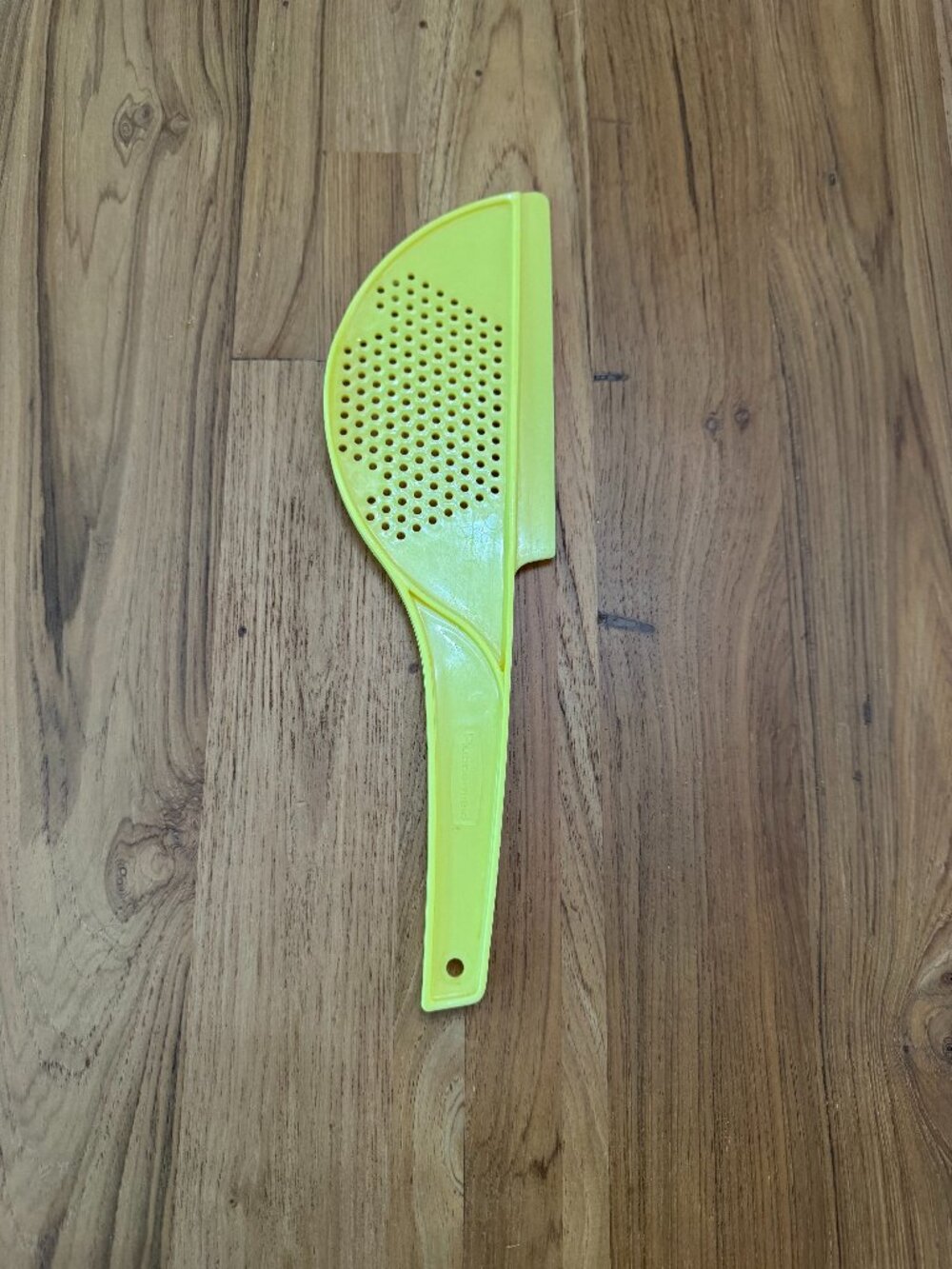 Vintage Rubbermaid Yellow Nylon Plastic 1907 Spatula Pasta Pot Strainer Handheld
